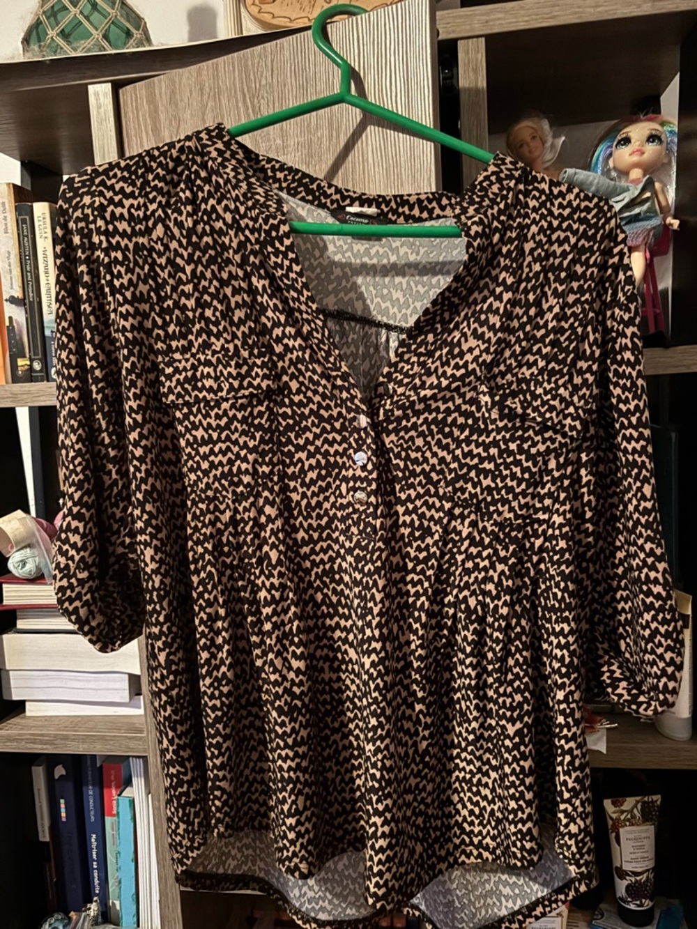 Cocomo Petite Black and Beige Printed Top